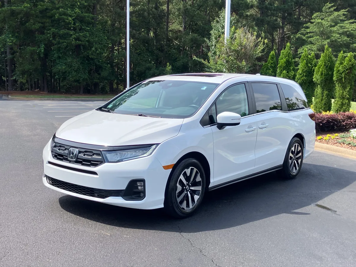 2025 Honda Odyssey EX-L Auto thumbnail 43