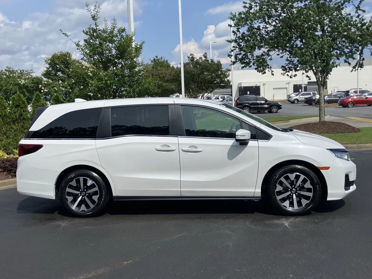 2025 Honda Odyssey EX-L Auto thumbnail 48