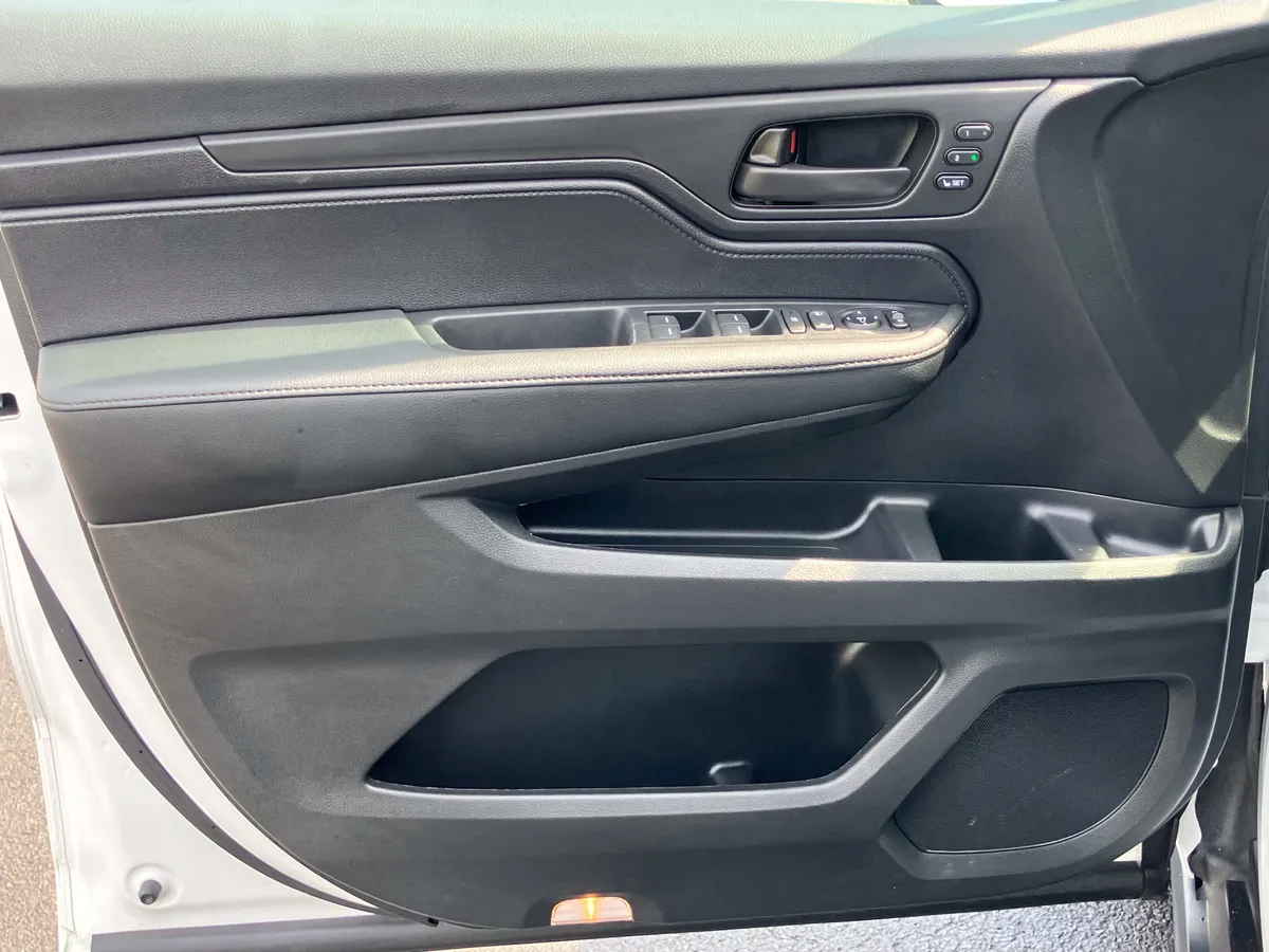 2025 Honda Odyssey EX-L Auto thumbnail 51