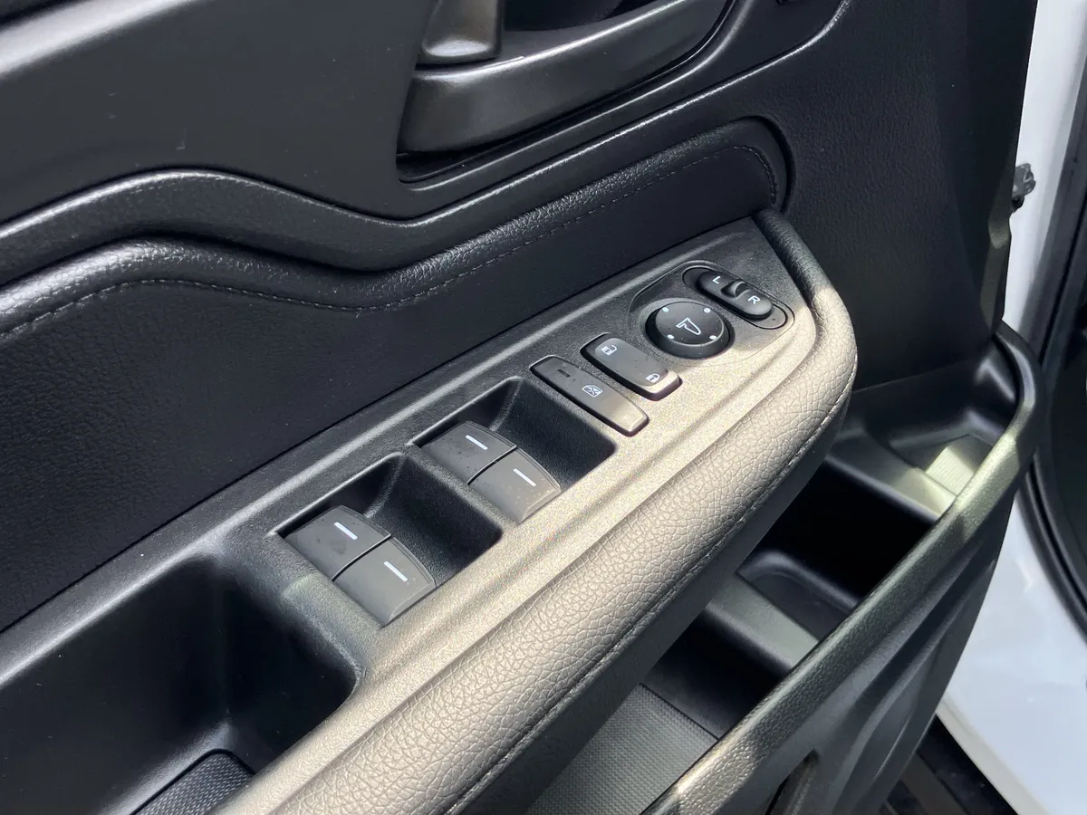 2025 Honda Odyssey EX-L Auto thumbnail 52