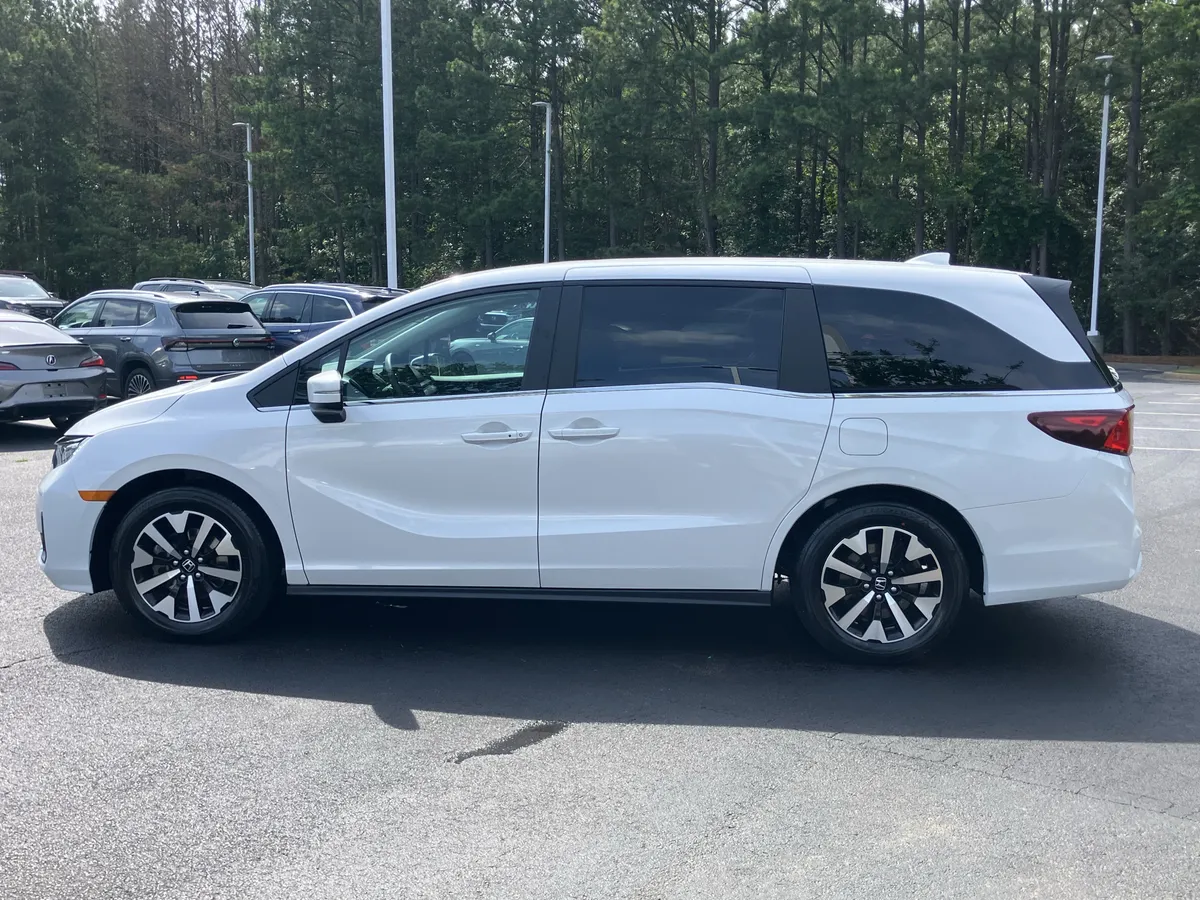 2025 Honda Odyssey EX-L Auto thumbnail 7