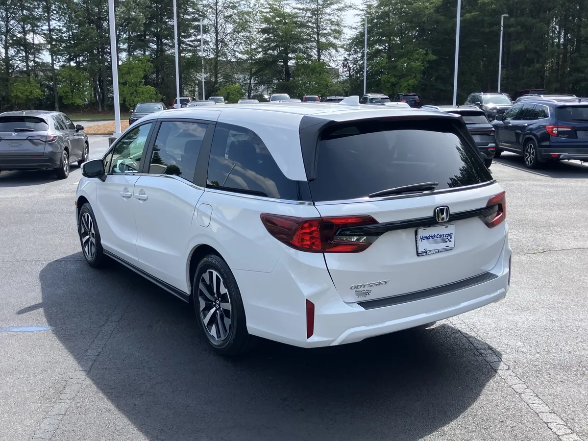 2025 Honda Odyssey EX-L Auto thumbnail 8