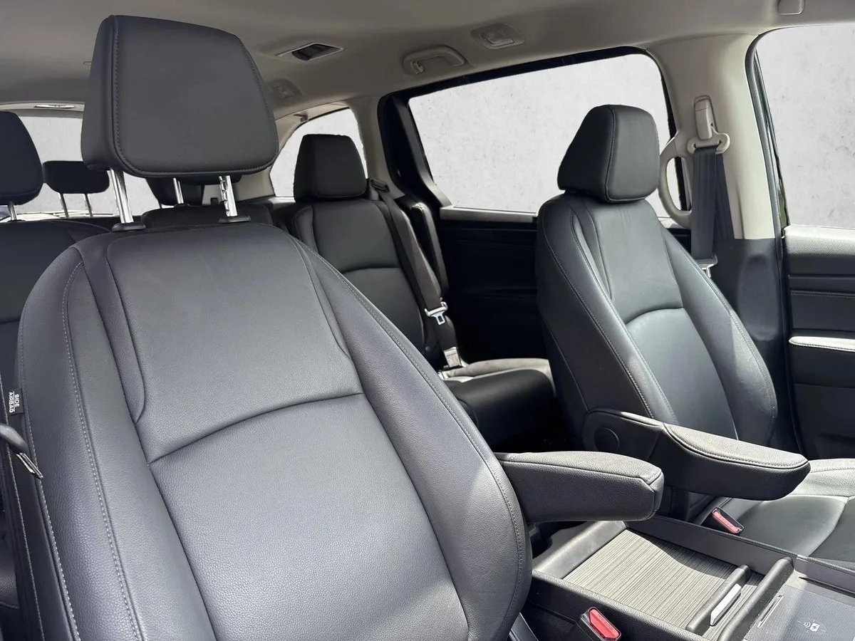 2025 Honda Odyssey EX-L thumbnail 23