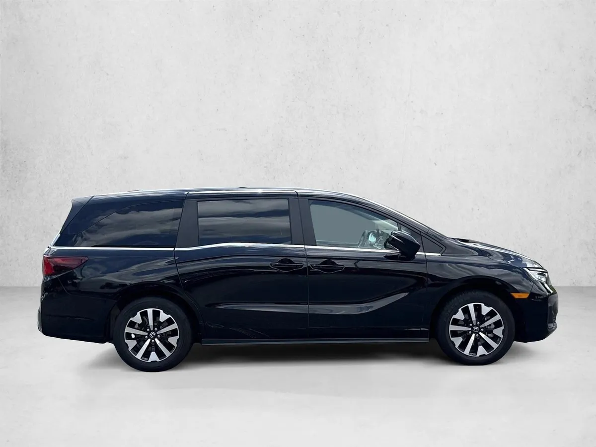2025 Honda Odyssey EX-L thumbnail 4