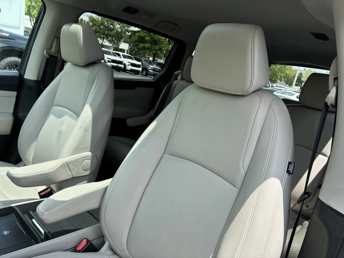2025 Honda Odyssey EX-L thumbnail 18