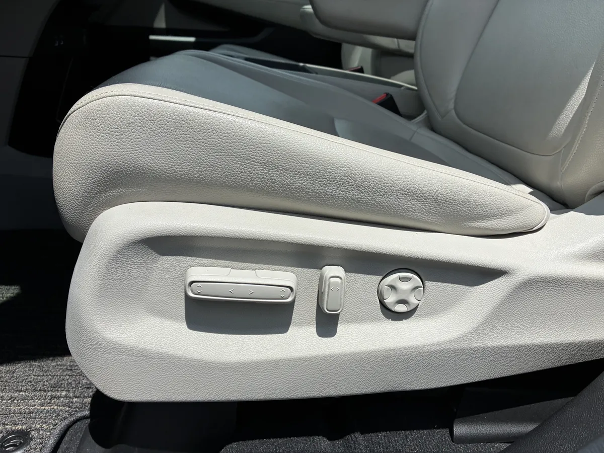 2025 Honda Odyssey EX-L thumbnail 22