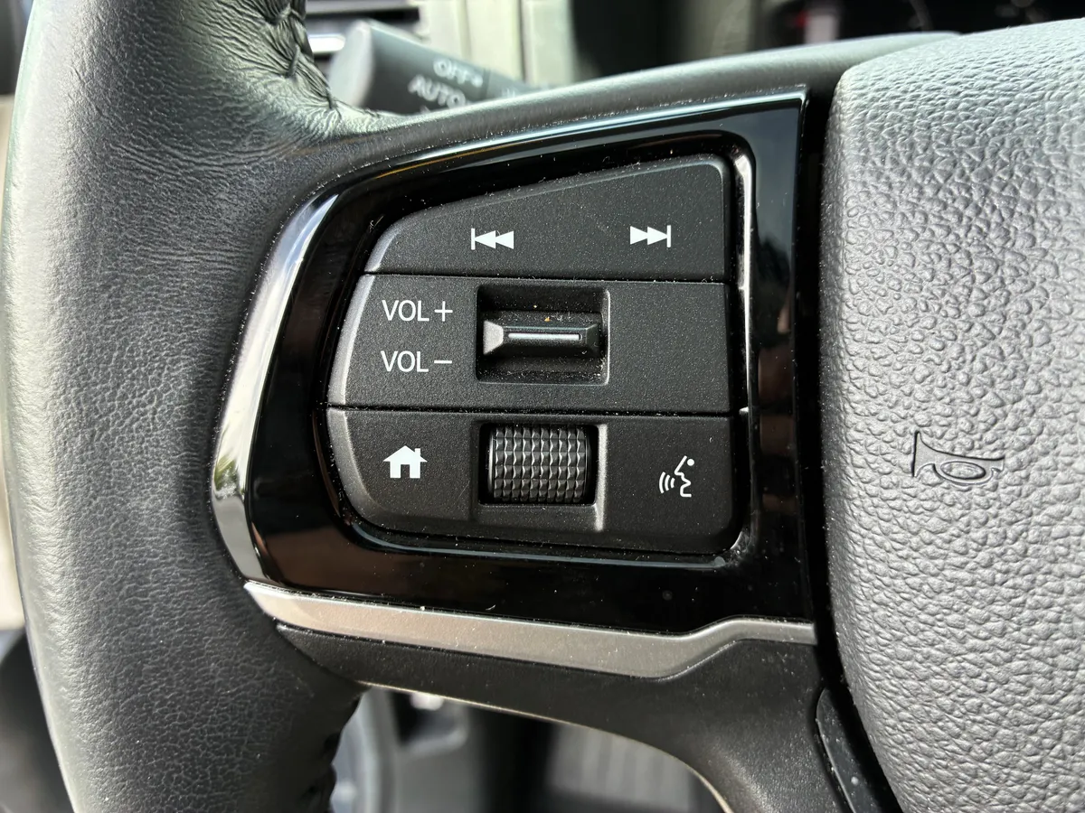 2025 Honda Odyssey EX-L thumbnail 27