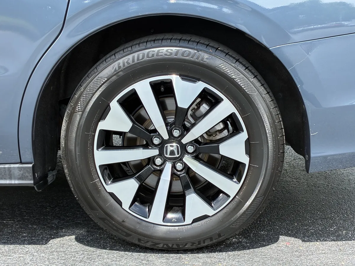 2025 Honda Odyssey EX-L thumbnail 8