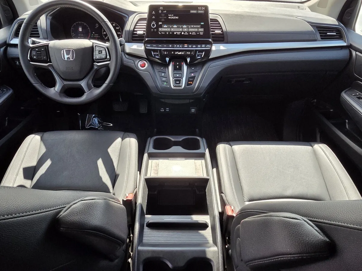 2025 Honda Odyssey EX-L thumbnail 16