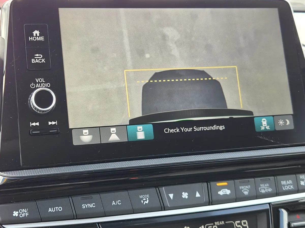 2025 Honda Odyssey EX-L thumbnail 24