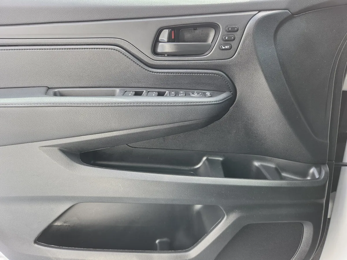2025 Honda Odyssey EX-L thumbnail 33