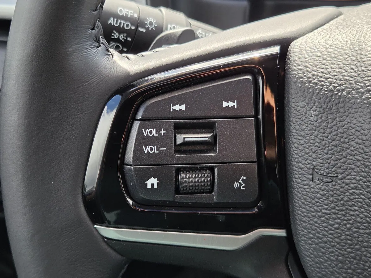 2025 Honda Odyssey EX-L thumbnail 37