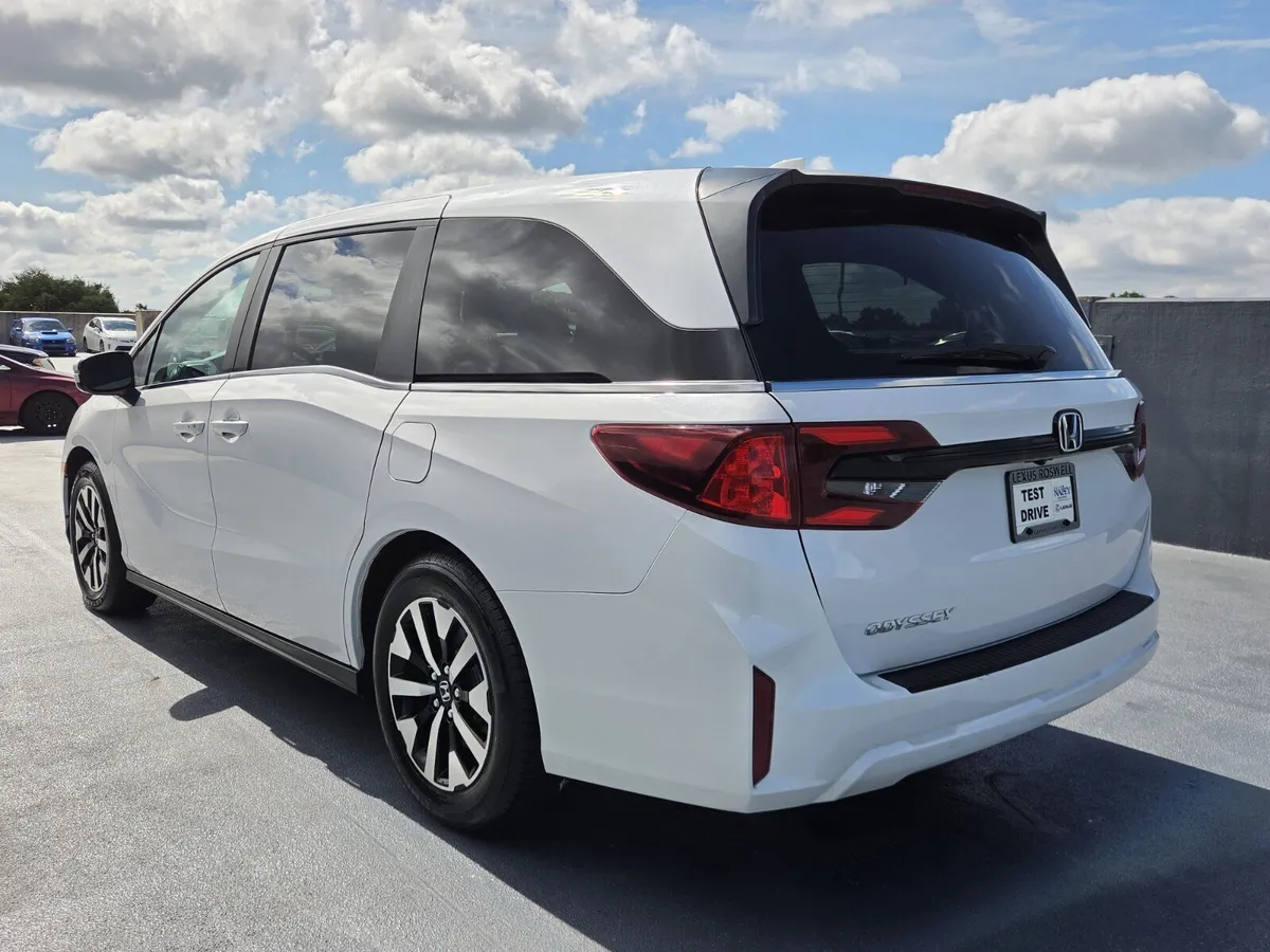 2025 Honda Odyssey EX-L thumbnail 4
