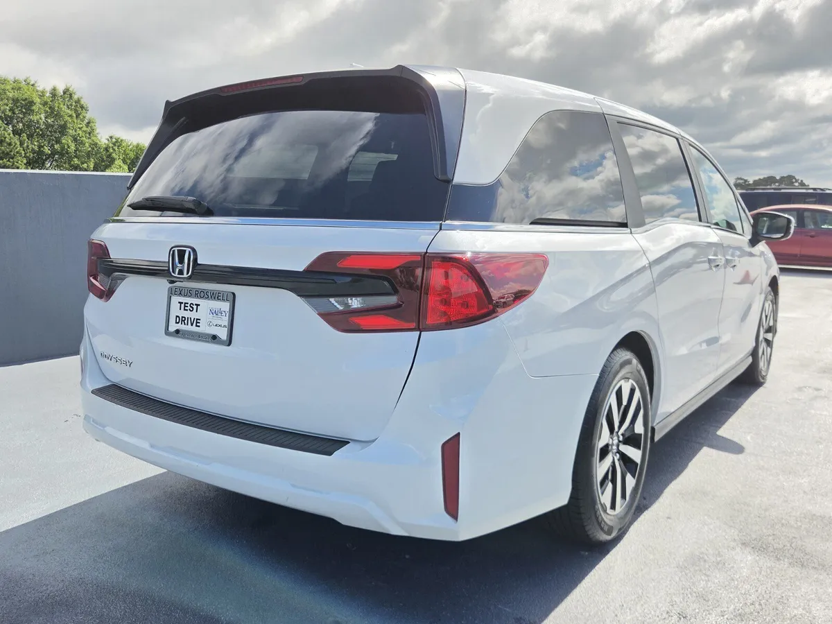 2025 Honda Odyssey EX-L thumbnail 6