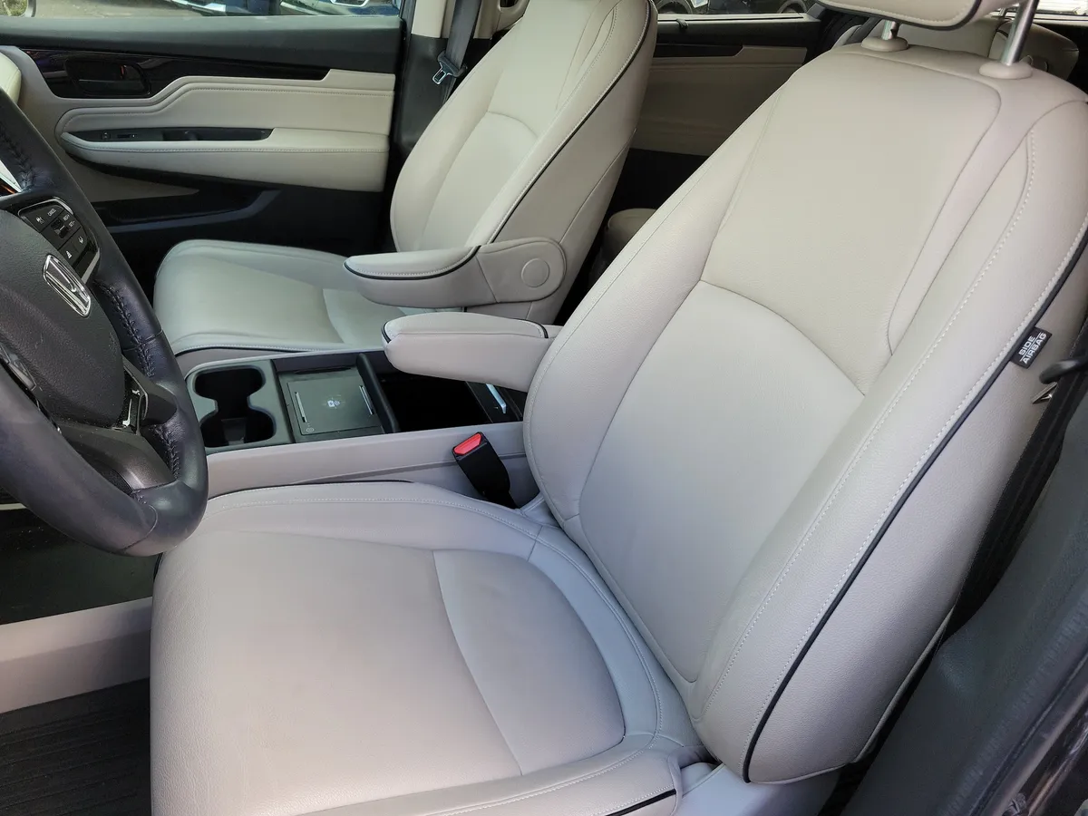 2025 Honda Odyssey Touring thumbnail 11