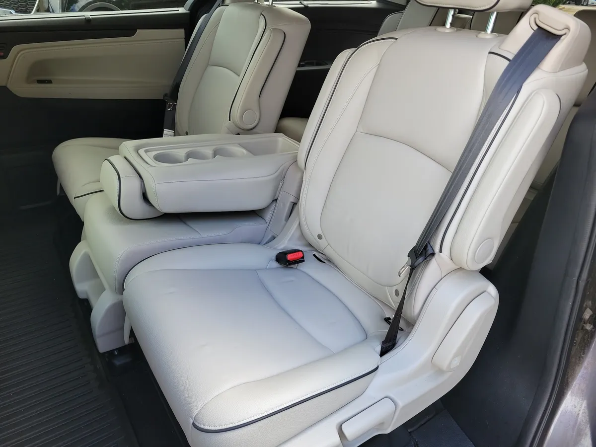 2025 Honda Odyssey Touring thumbnail 14