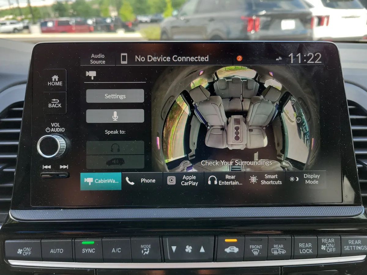 2025 Honda Odyssey Touring thumbnail 19