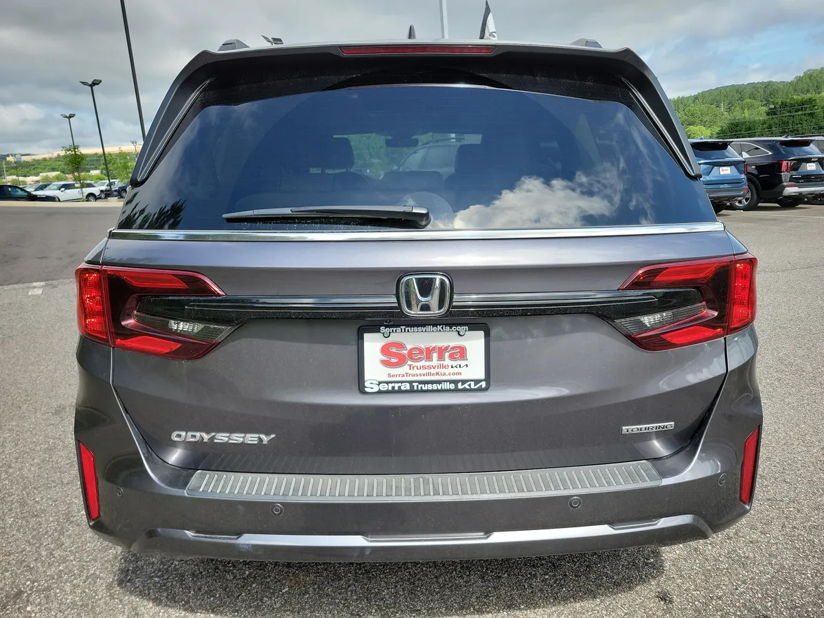 2025 Honda Odyssey Touring thumbnail 4