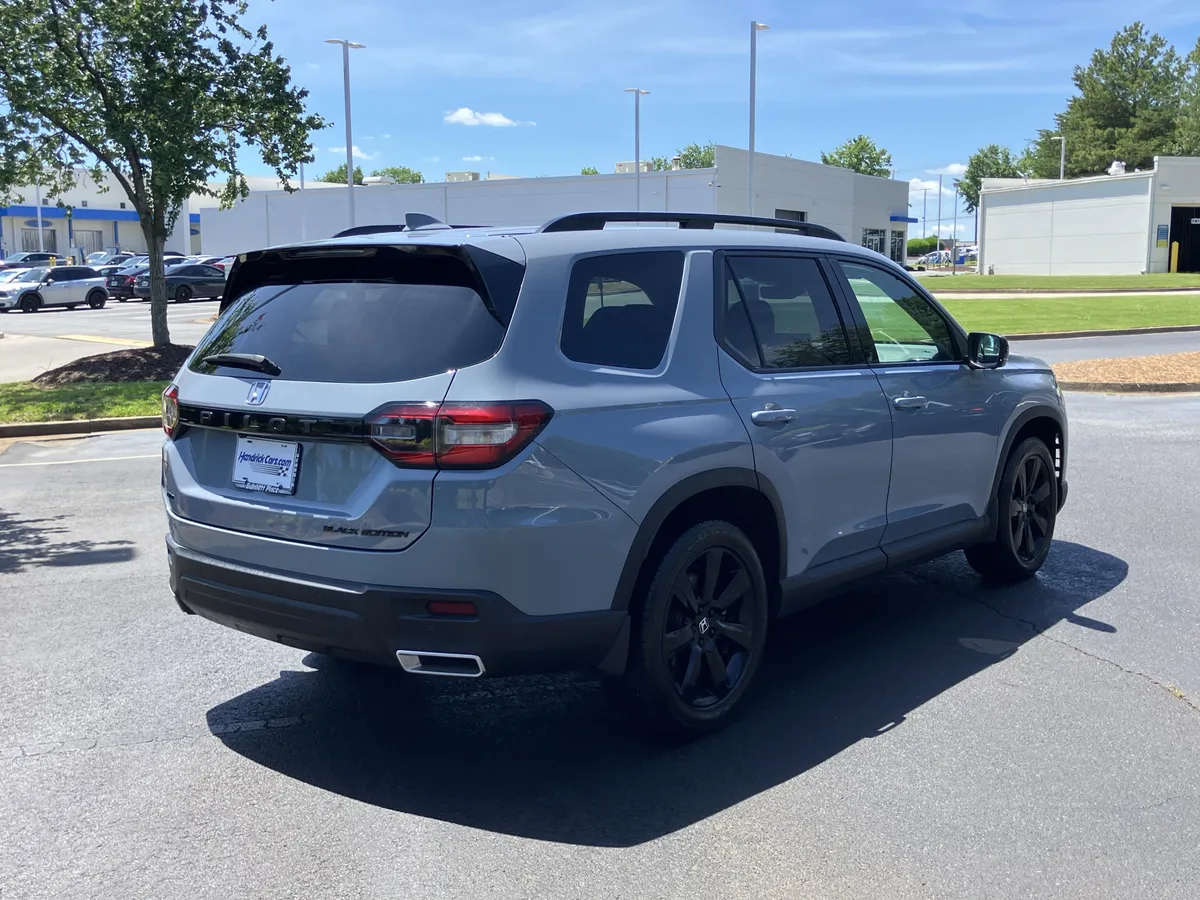 2025 Honda Pilot Black Edition AWD thumbnail 10