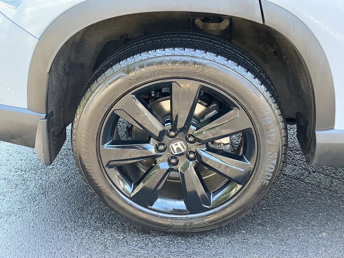 2025 Honda Pilot Black Edition AWD thumbnail 13