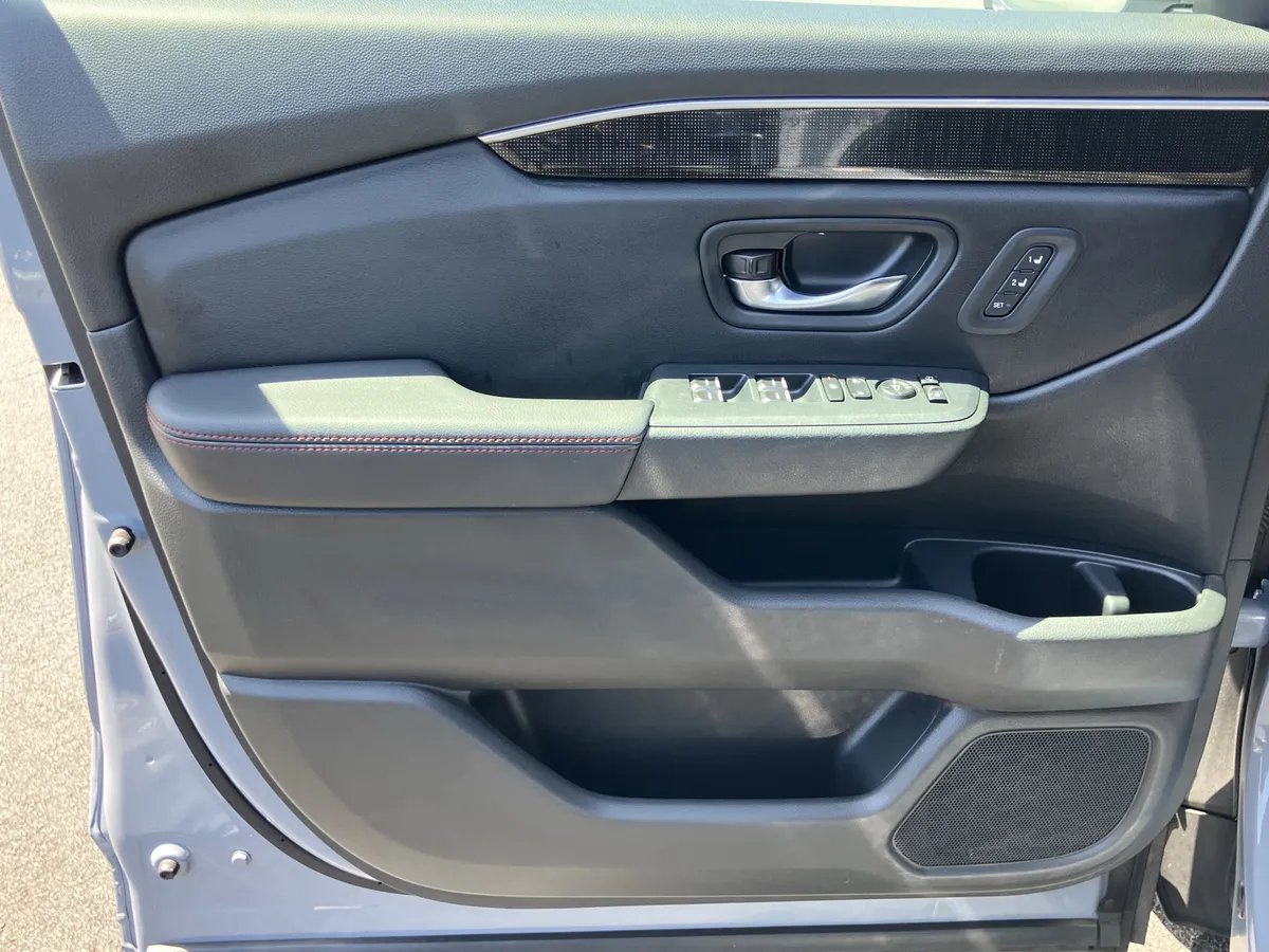 2025 Honda Pilot Black Edition AWD thumbnail 14