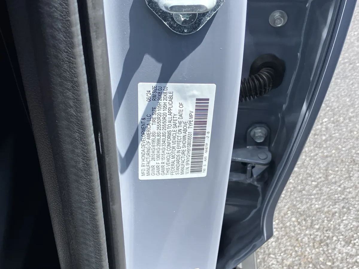 2025 Honda Pilot Black Edition AWD thumbnail 31