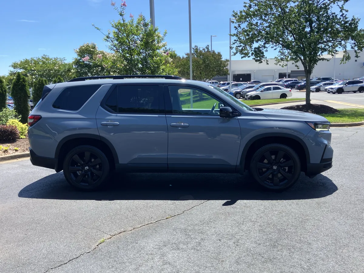 2025 Honda Pilot Black Edition AWD thumbnail 51