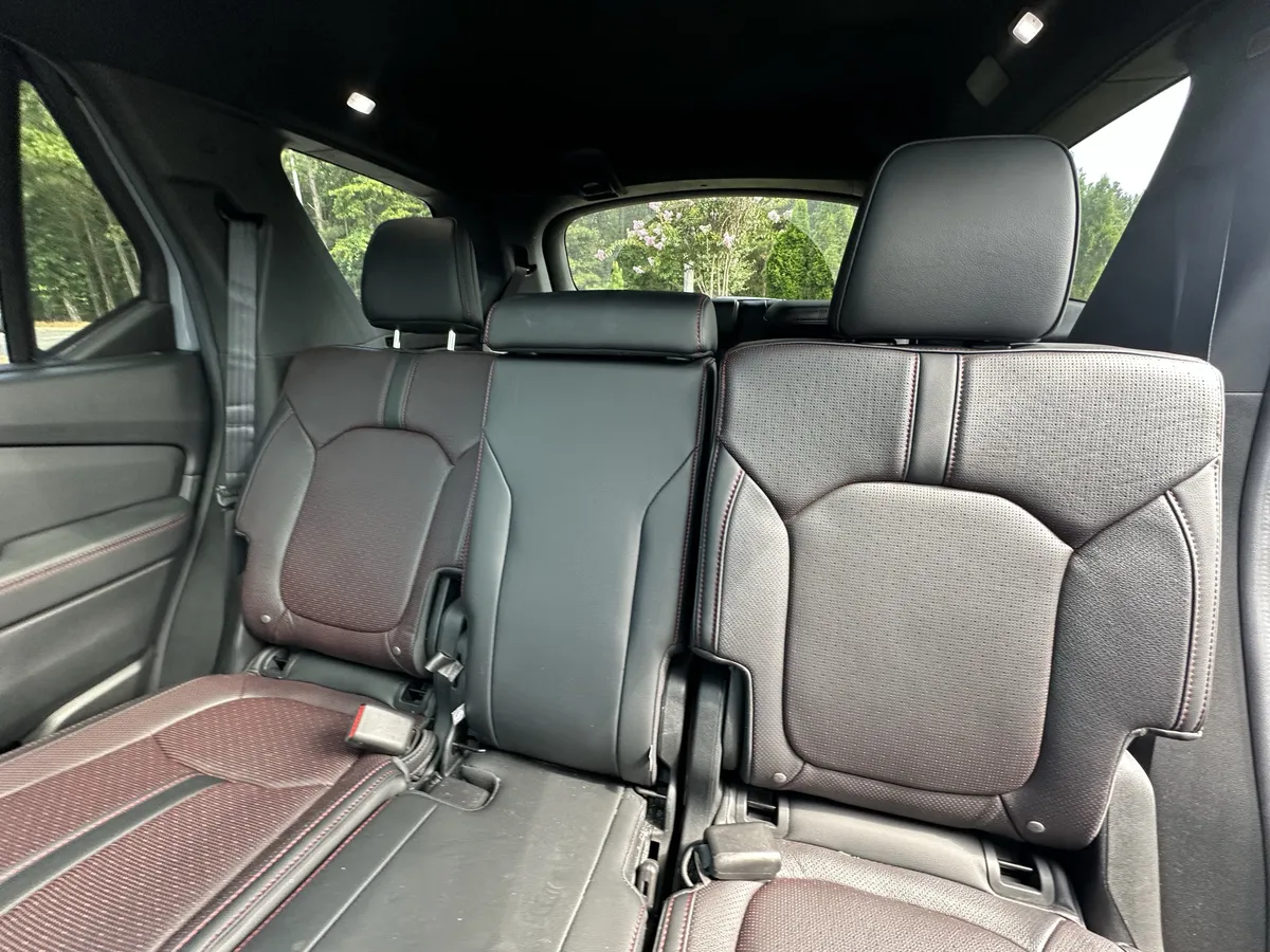 2025 Honda Pilot Black Edition AWD thumbnail 9
