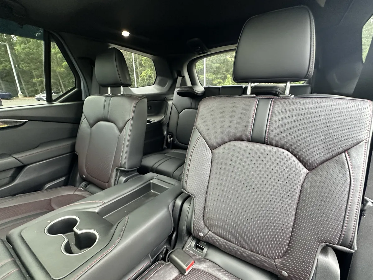 2025 Honda Pilot Black Edition AWD thumbnail 10