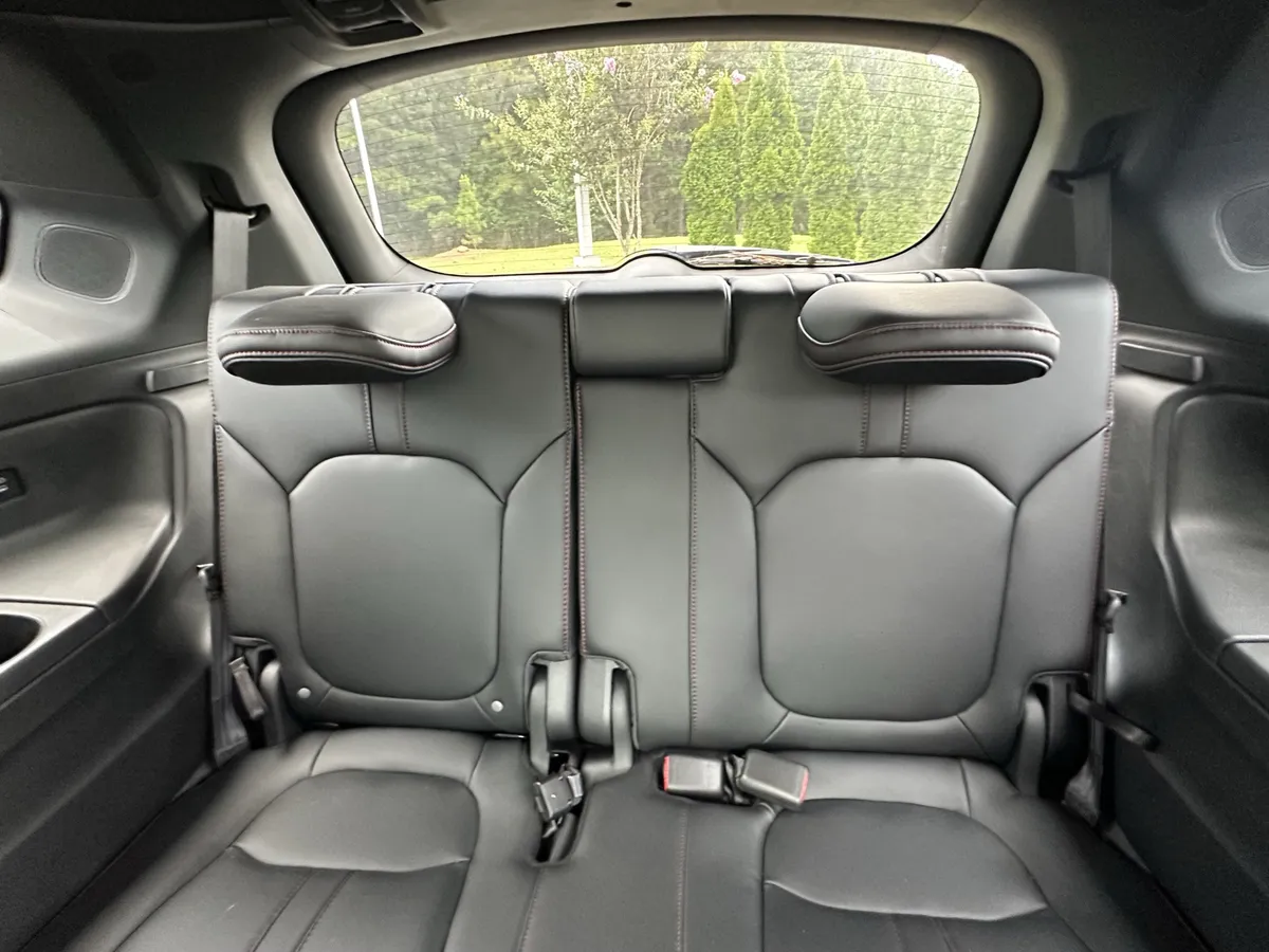 2025 Honda Pilot Black Edition AWD thumbnail 11