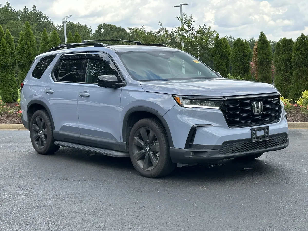 2025 Honda Pilot Black Edition AWD thumbnail 2
