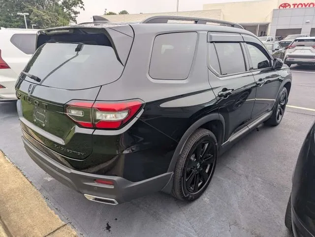 2025 Honda Pilot Black Edition thumbnail 3