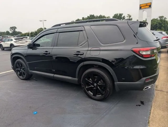 2025 Honda Pilot Black Edition thumbnail 4