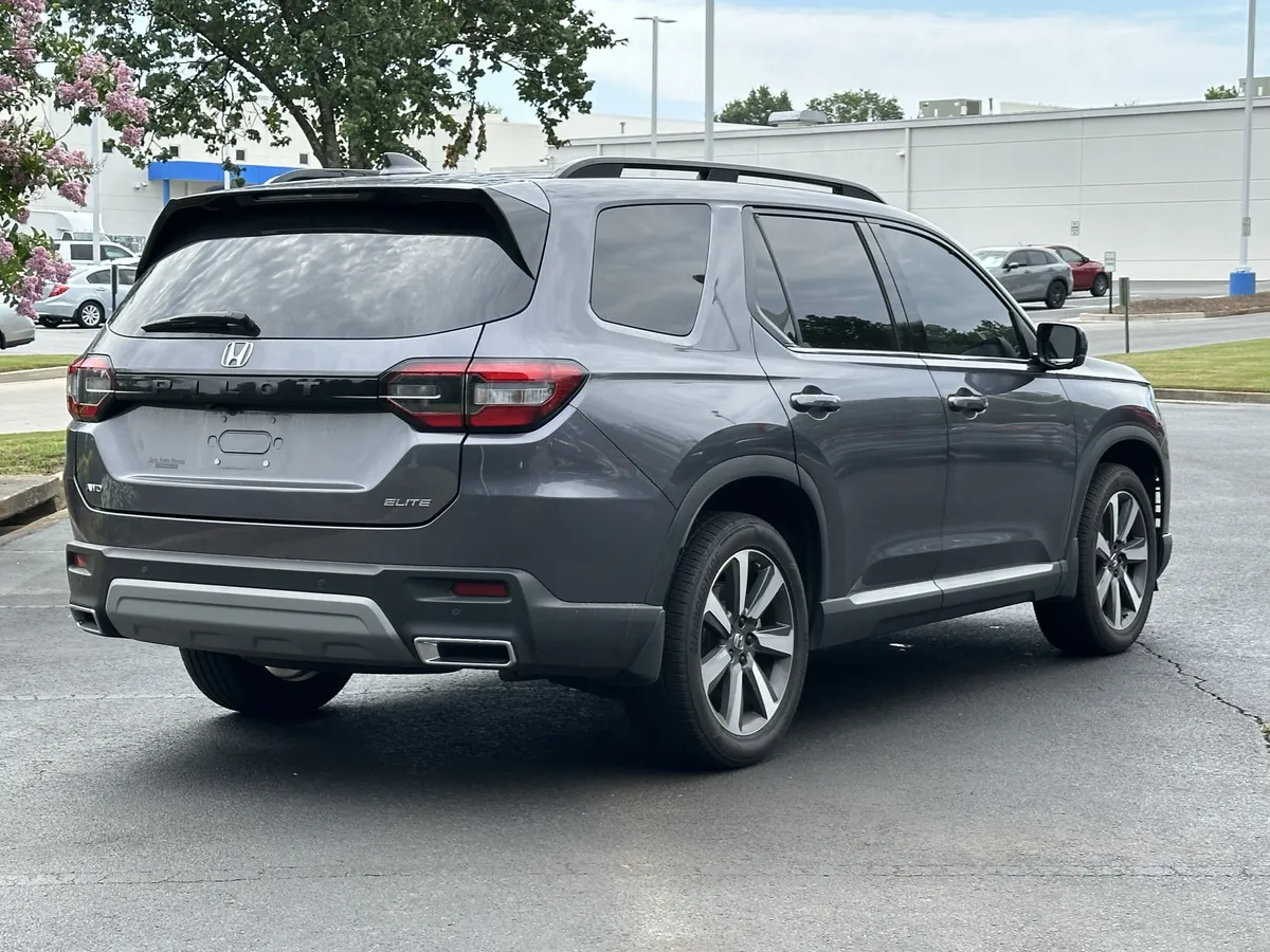 2025 Honda Pilot Elite AWD thumbnail 13
