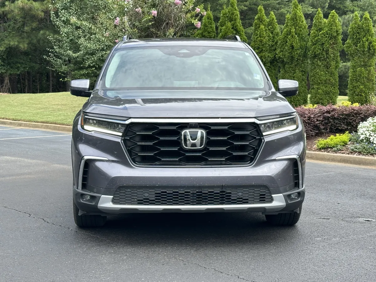 2025 Honda Pilot Elite AWD thumbnail 3