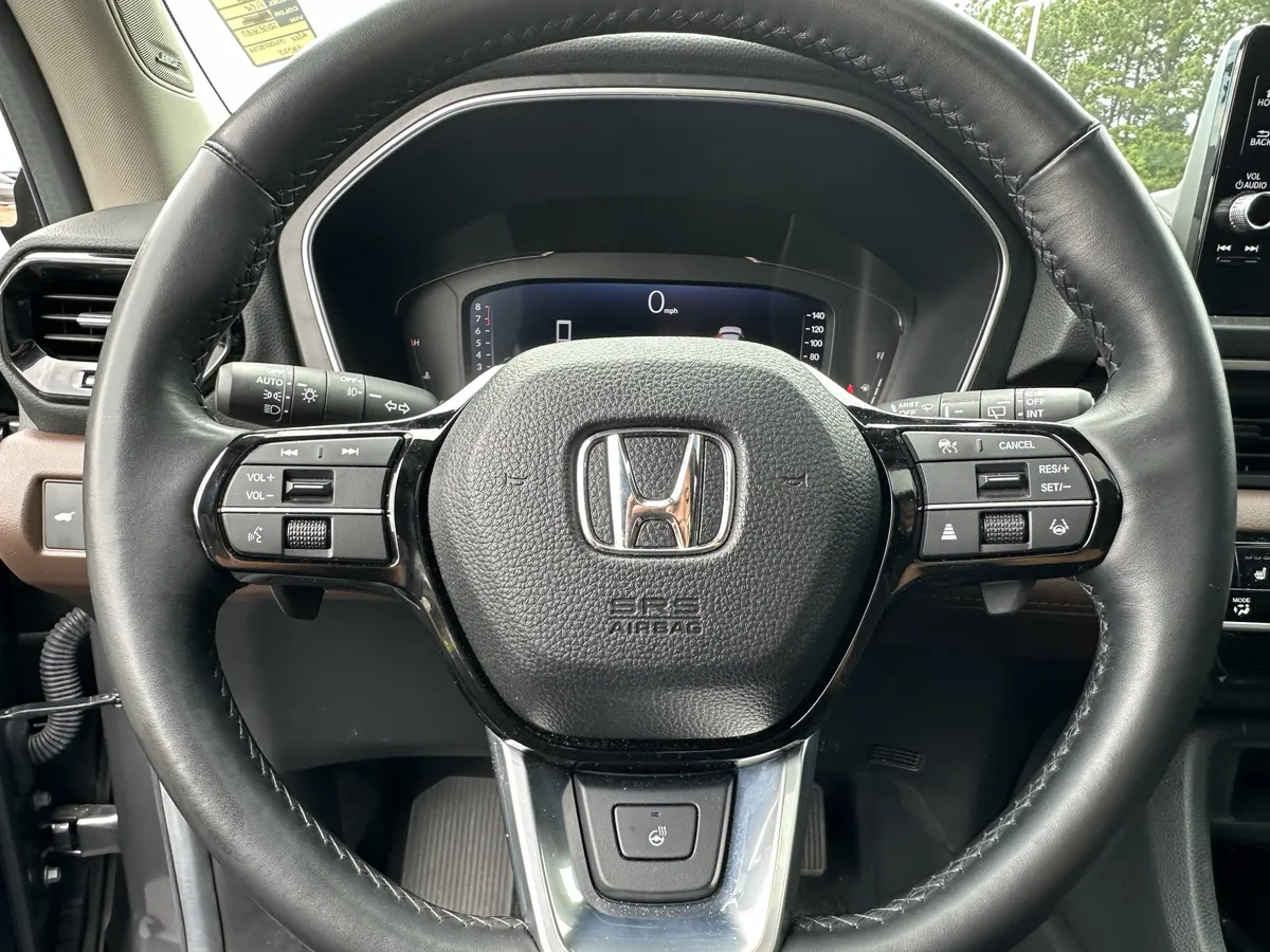 2025 Honda Pilot Elite AWD thumbnail 6