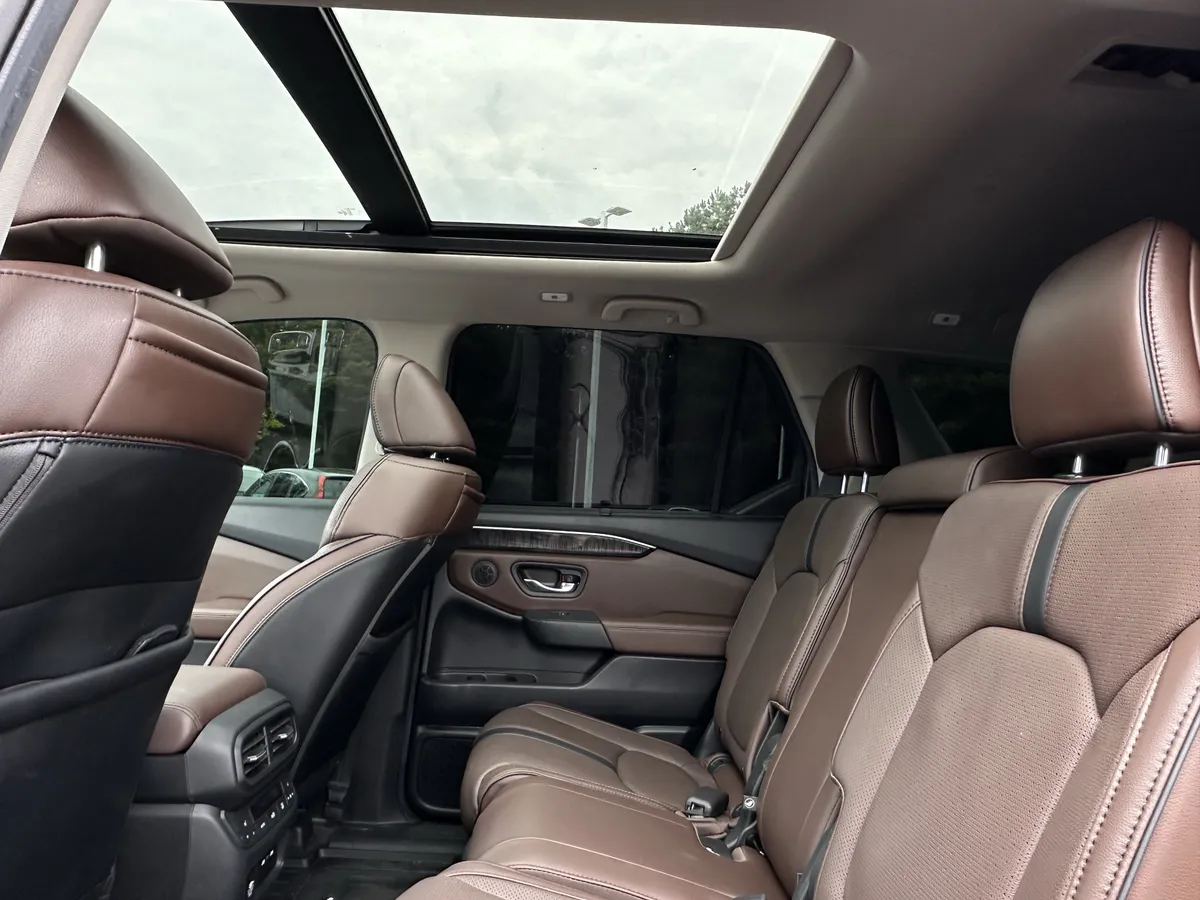 2025 Honda Pilot Elite AWD thumbnail 9