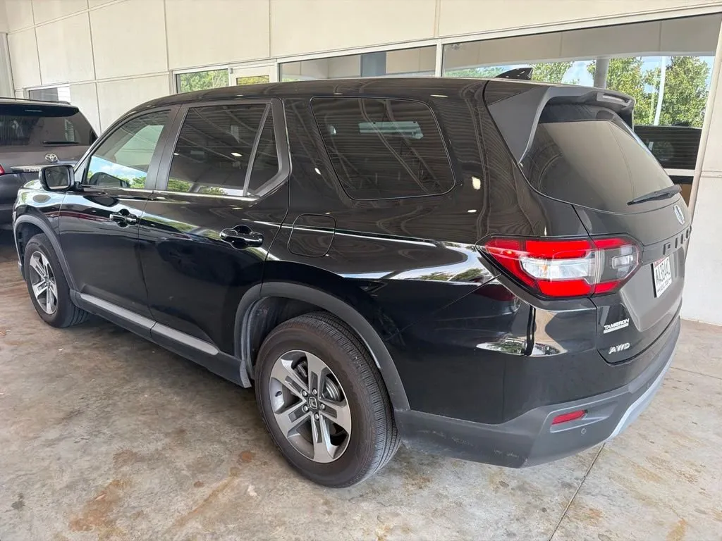 2025 Honda Pilot EX-L thumbnail 2