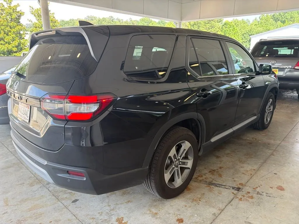2025 Honda Pilot EX-L thumbnail 3