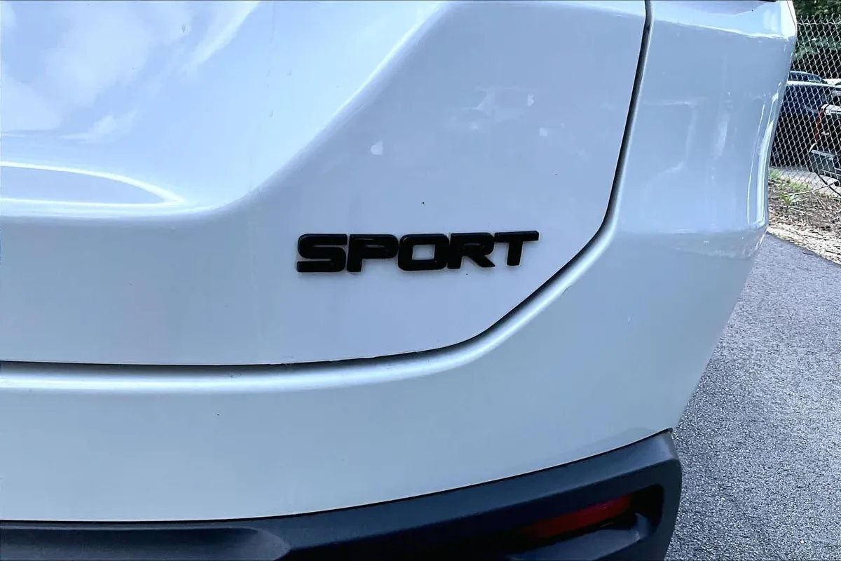 2025 Honda Pilot Sport thumbnail 10