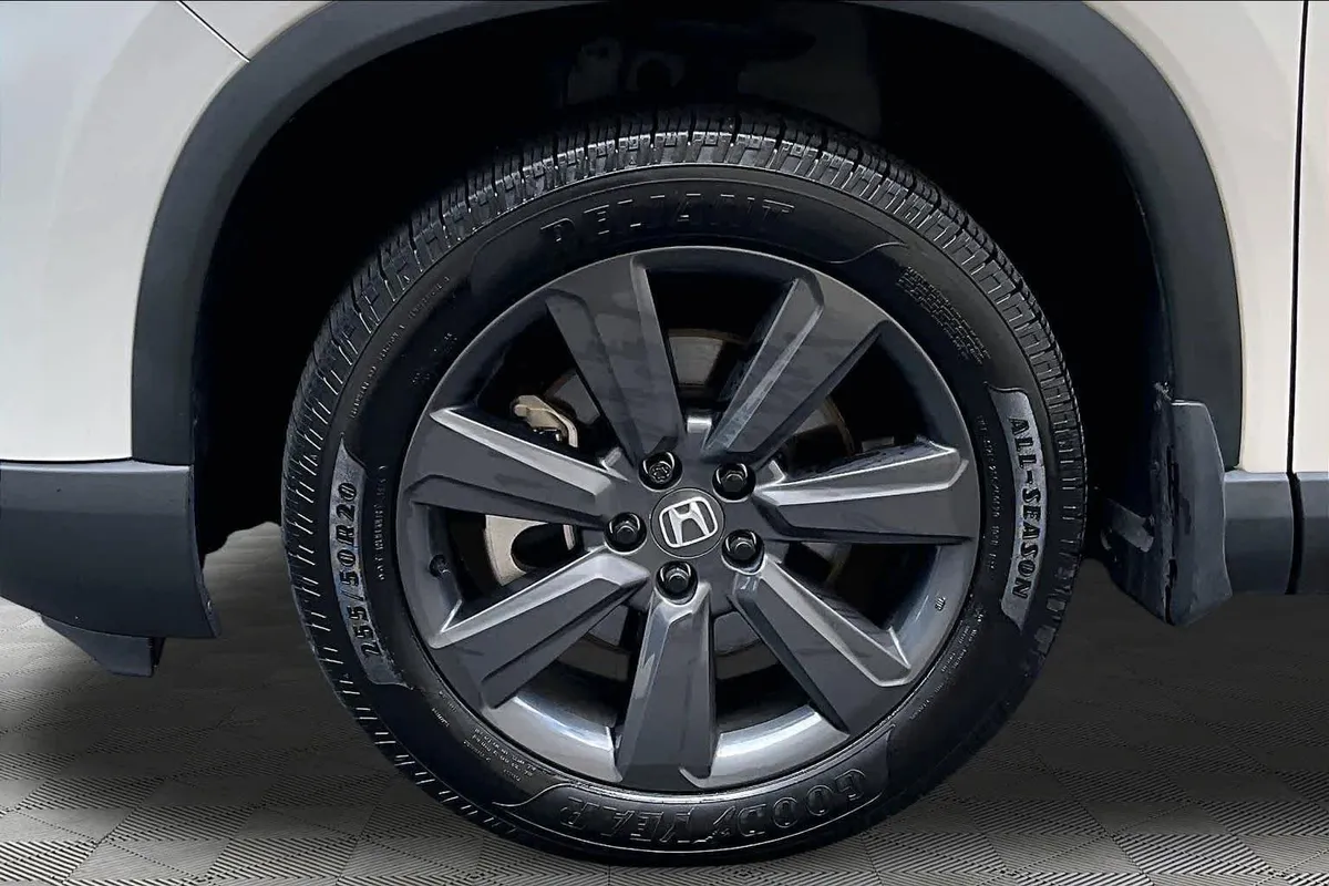 2025 Honda Pilot Sport thumbnail 11