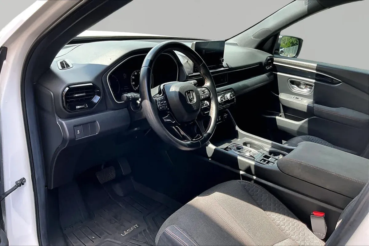 2025 Honda Pilot Sport thumbnail 18