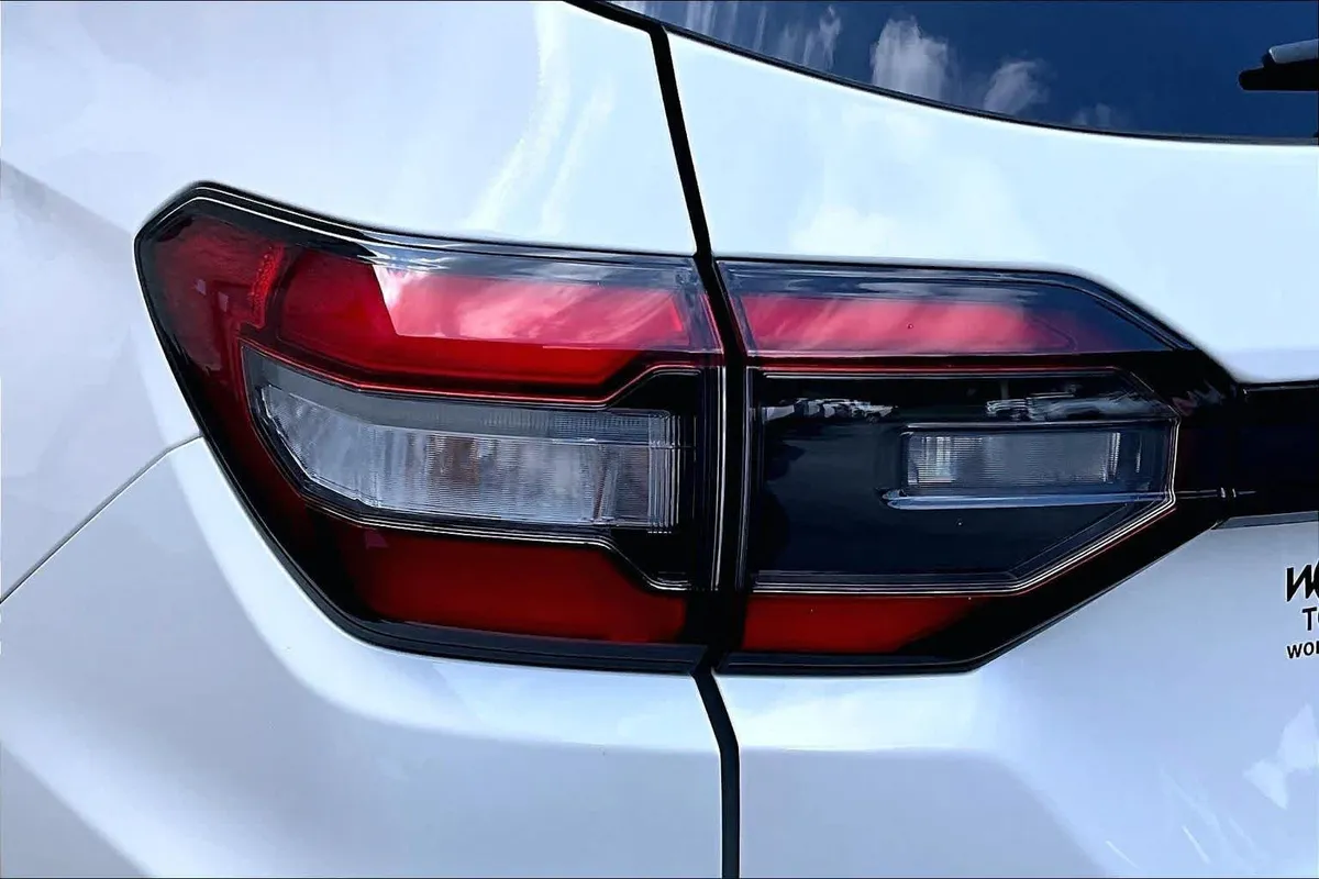 2025 Honda Pilot Sport thumbnail 29