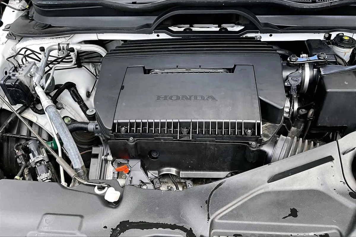 2025 Honda Pilot Sport thumbnail 32