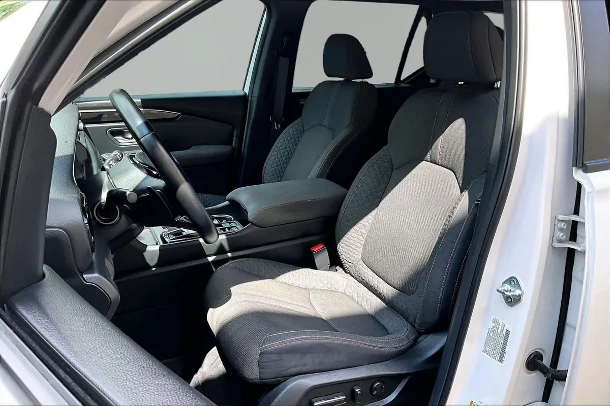 2025 Honda Pilot Sport thumbnail 8