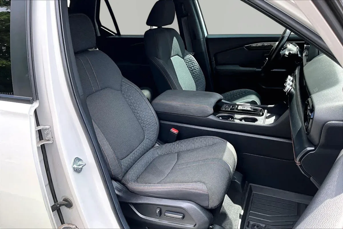 2025 Honda Pilot Sport thumbnail 9