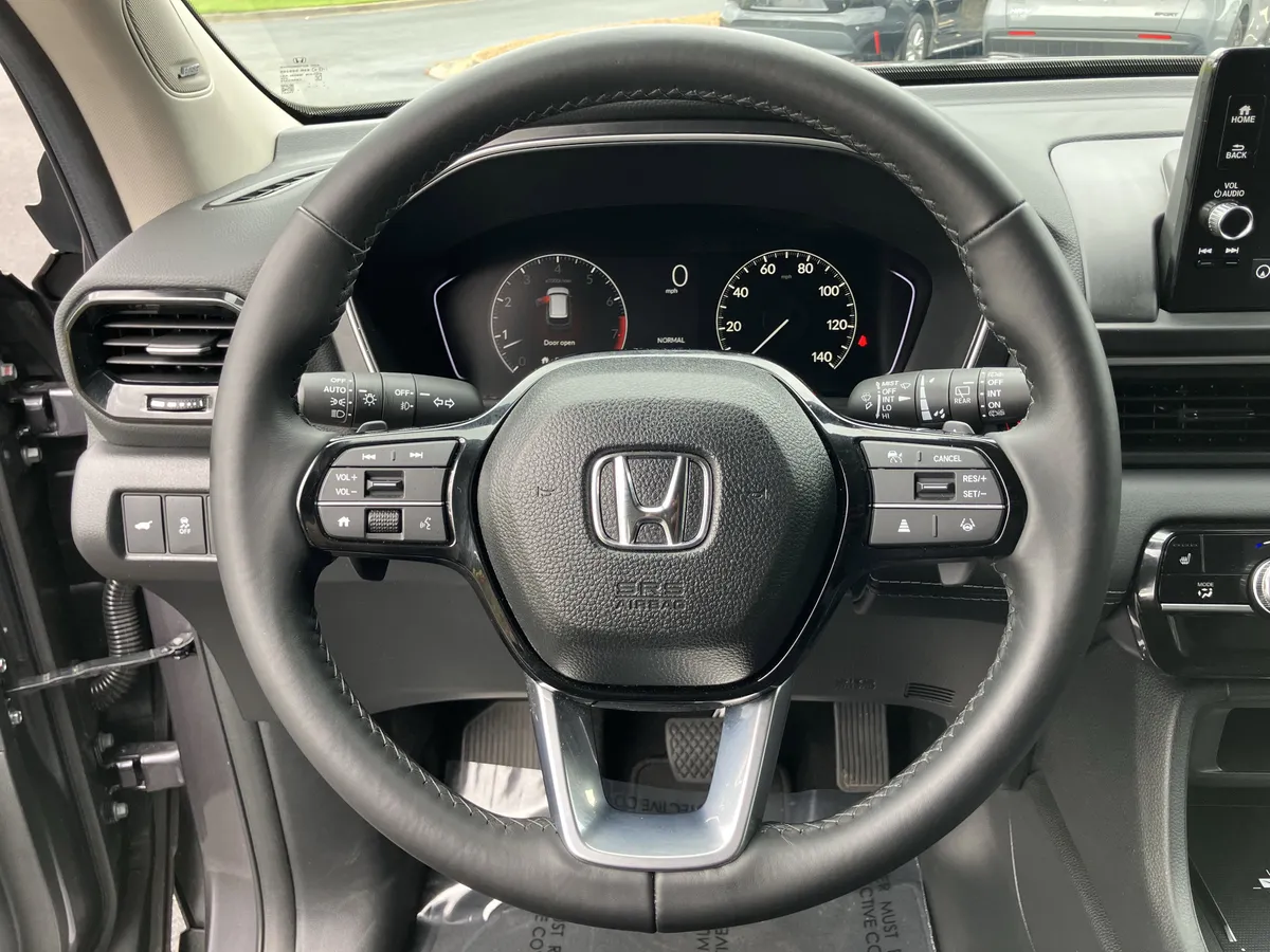 2025 Honda Pilot Touring AWD thumbnail 20