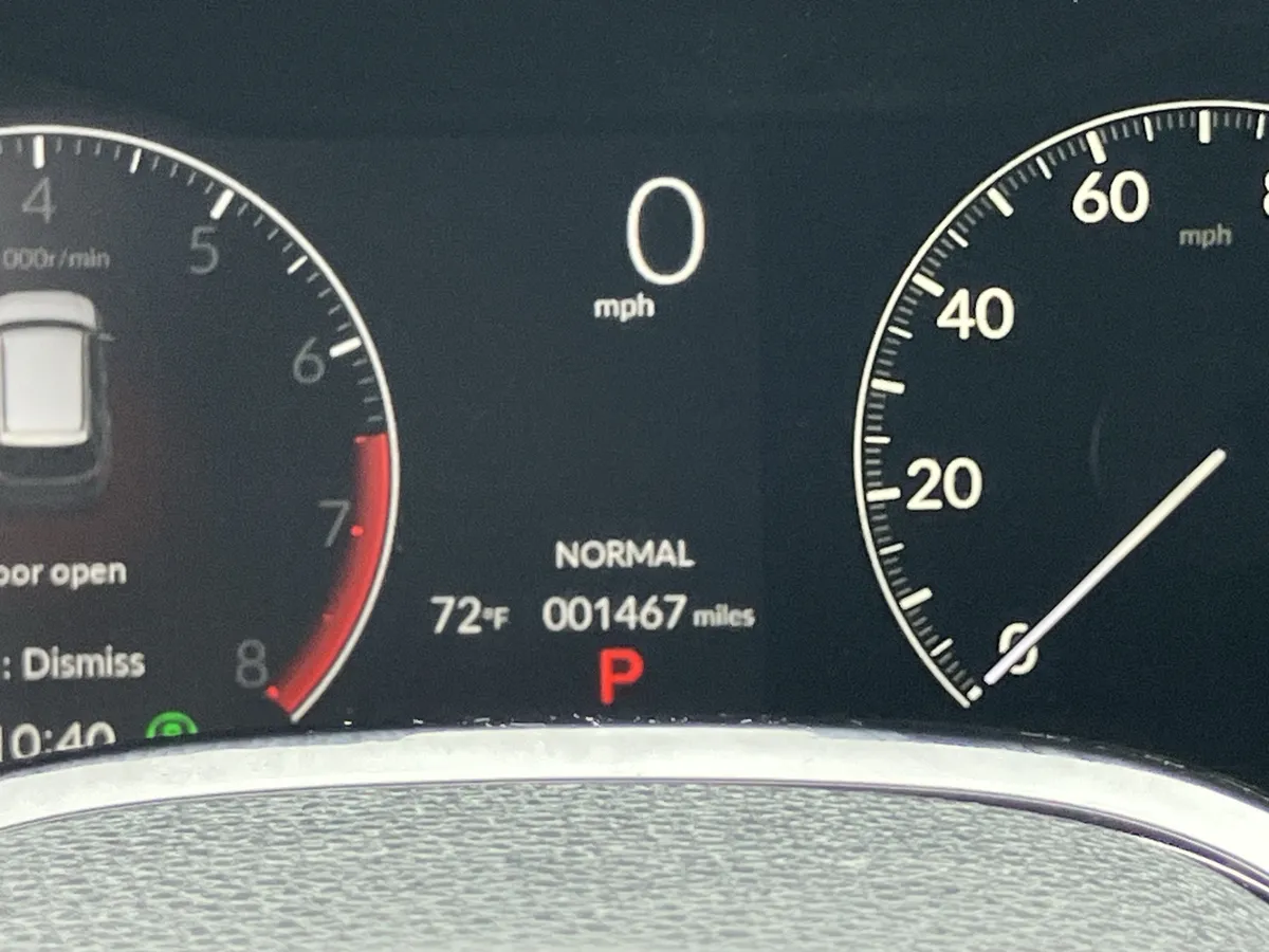 2025 Honda Pilot Touring AWD thumbnail 24