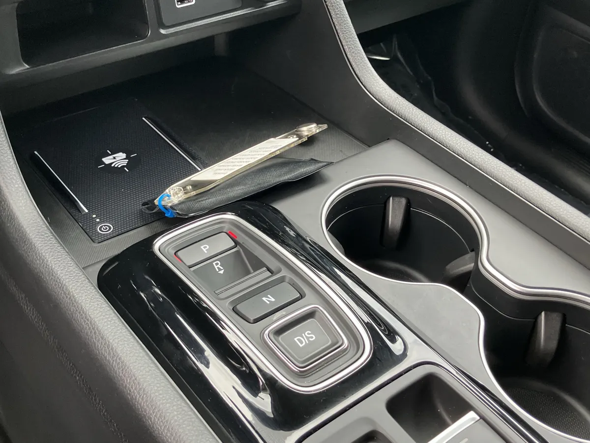 2025 Honda Pilot Touring AWD thumbnail 29