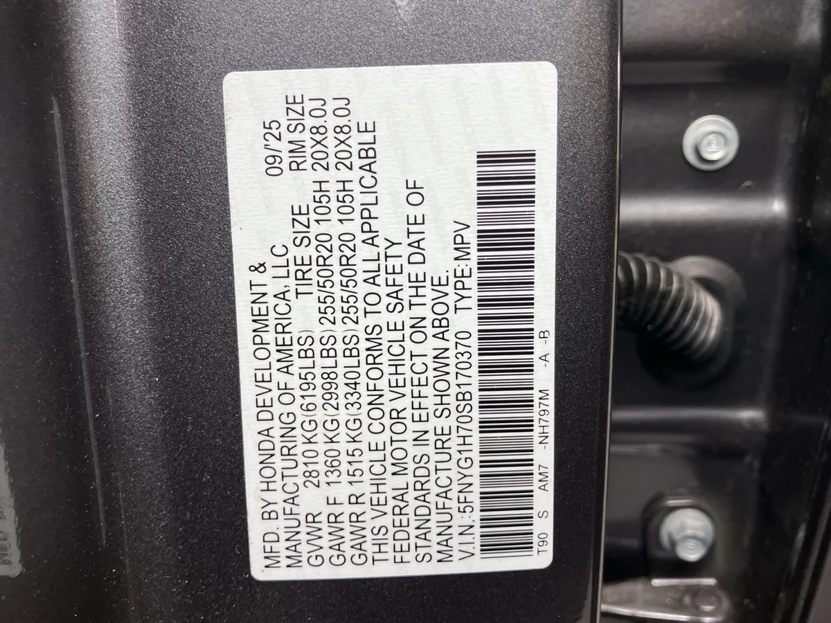 2025 Honda Pilot Touring AWD thumbnail 37